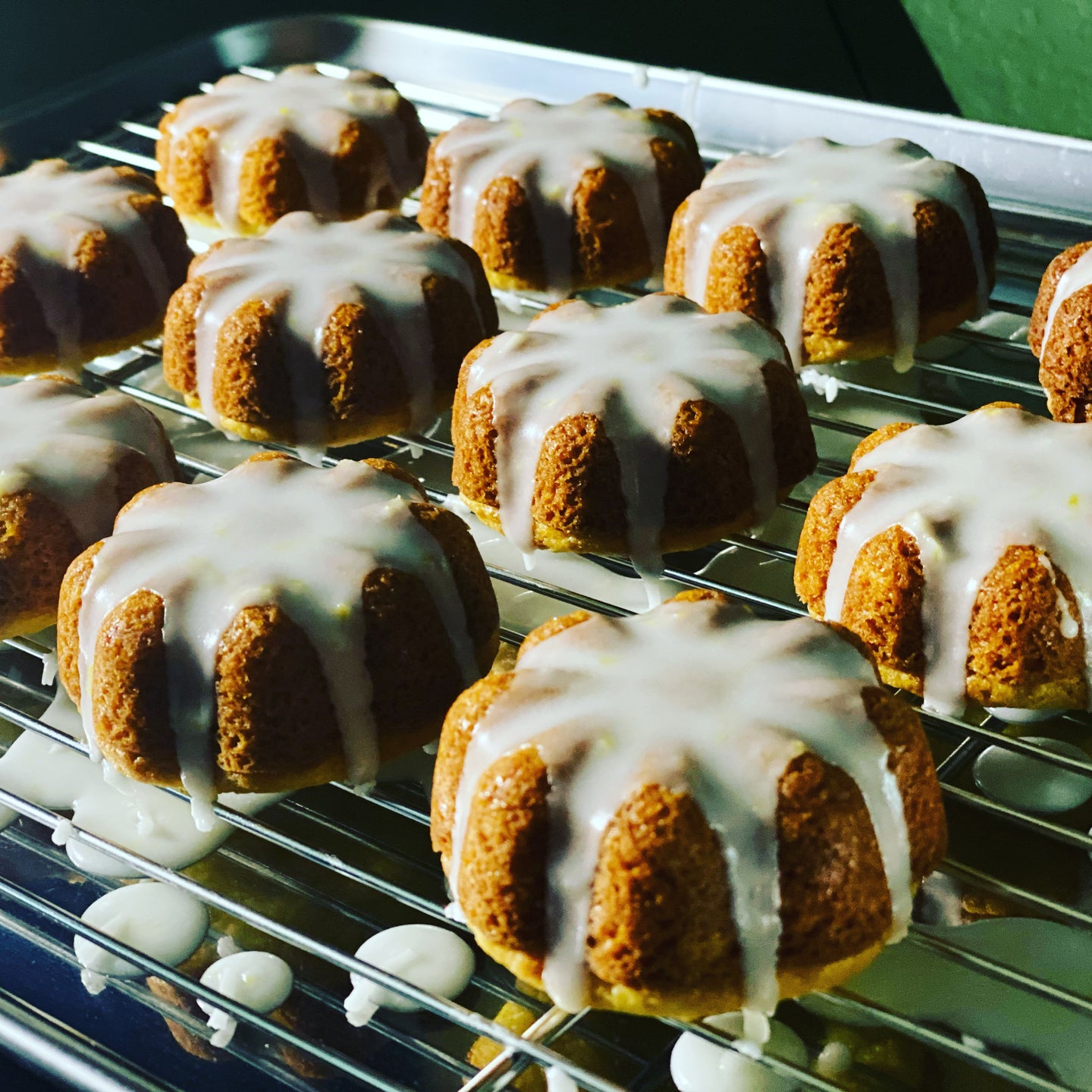 Lemon BayBCakes - 1 dozen
